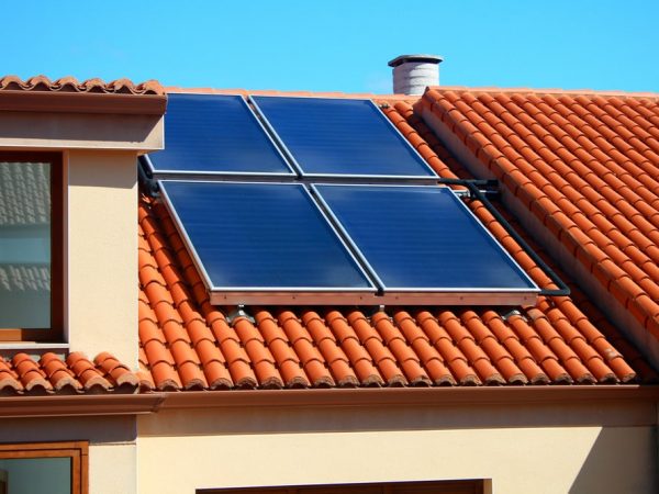Comment installer des panneaux solaires thermiques ?